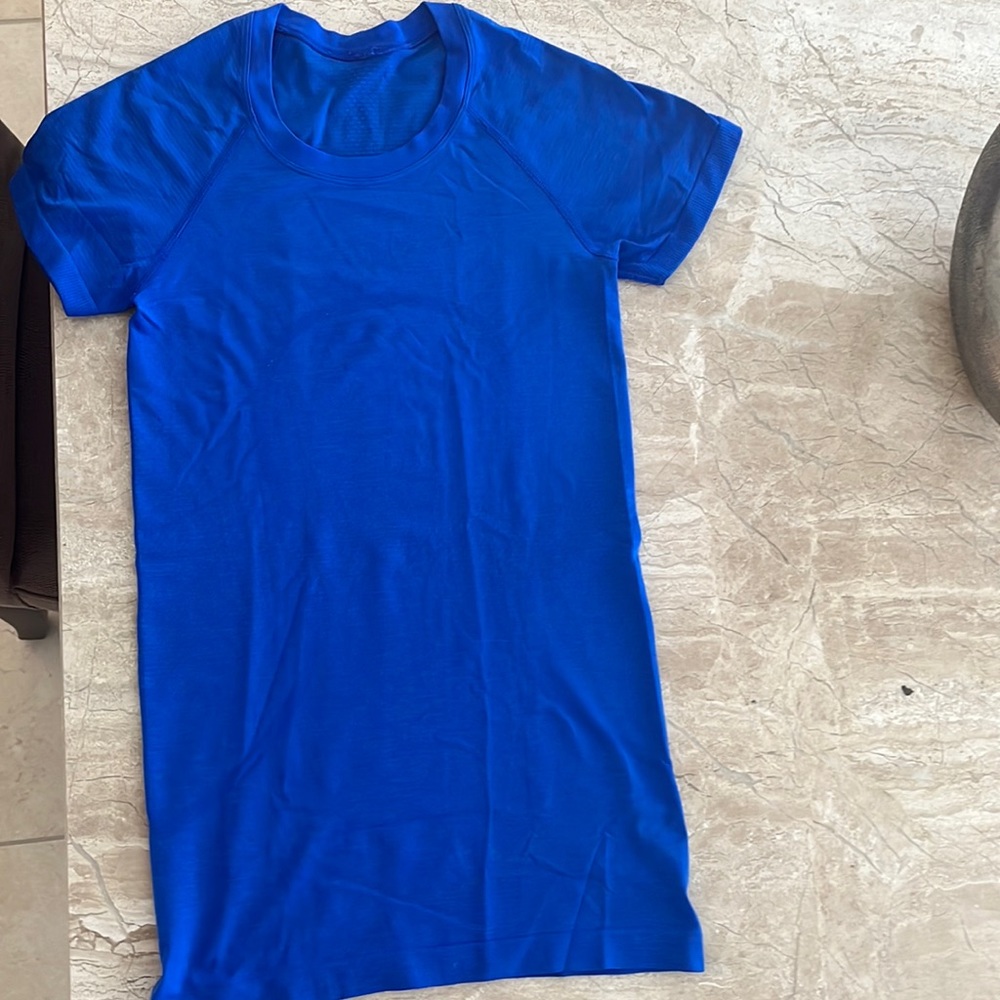 Lululemon, Swiftly Tech Short-sleeve shirt, Size 2, Blue, Excellent condition